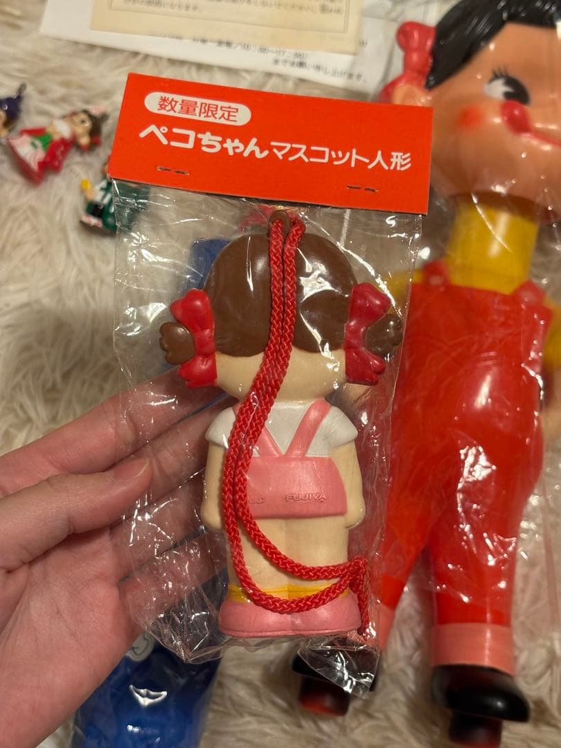 不二家 ペコちゃん 首振りフィギュア 傘 マスコット