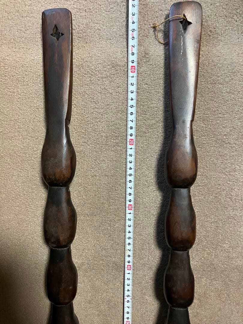 巨大な木製フォークとスプーンのセット