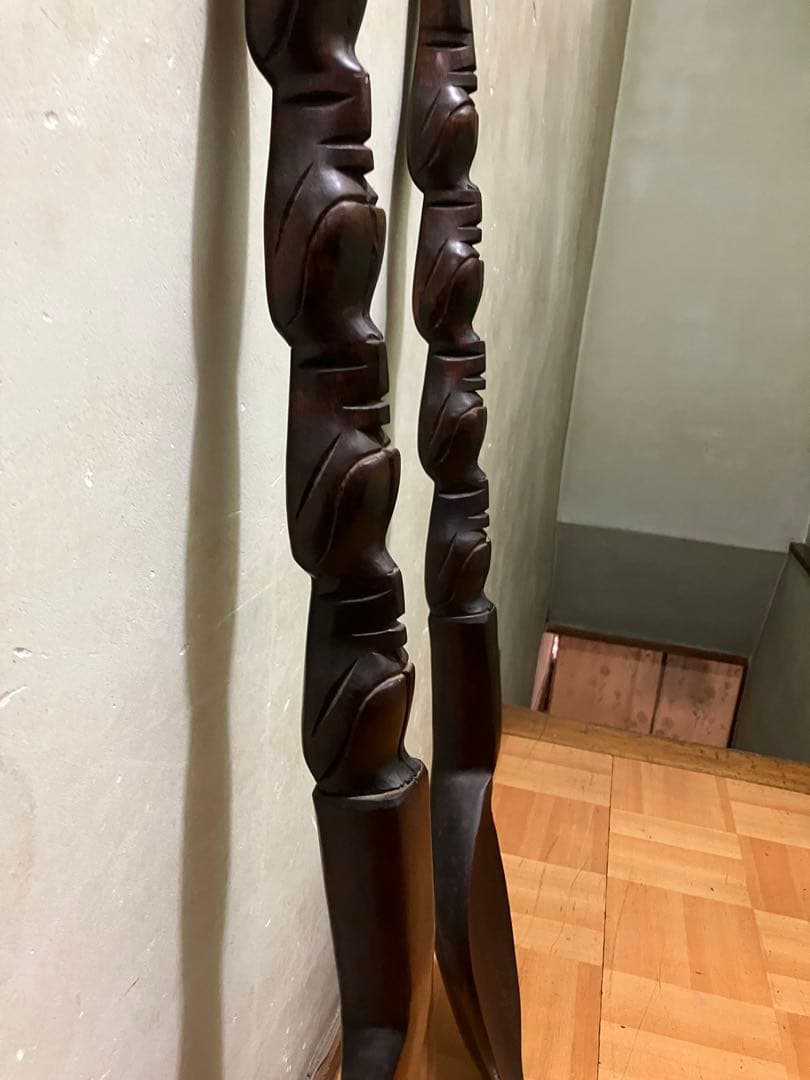 巨大な木製フォークとスプーンのセット