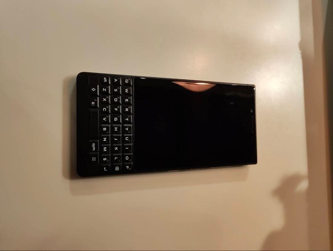 BlackBerry KEY2 1台
