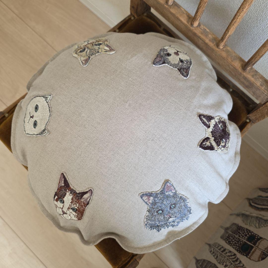 ハンドメイド❁ コーラル&タスク　ラウンドアップリケクッション