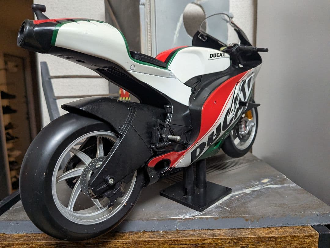 モデルカー ミニカー　1/6 ドゥカティ モーターサイクル バイク