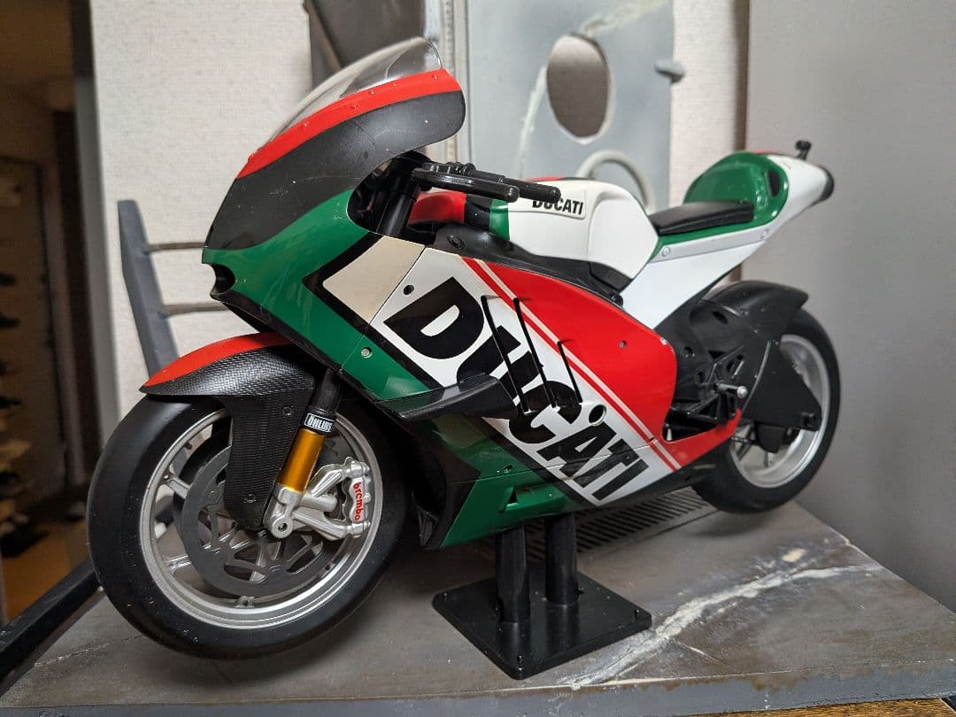 モデルカー ミニカー　1/6 ドゥカティ モーターサイクル バイク