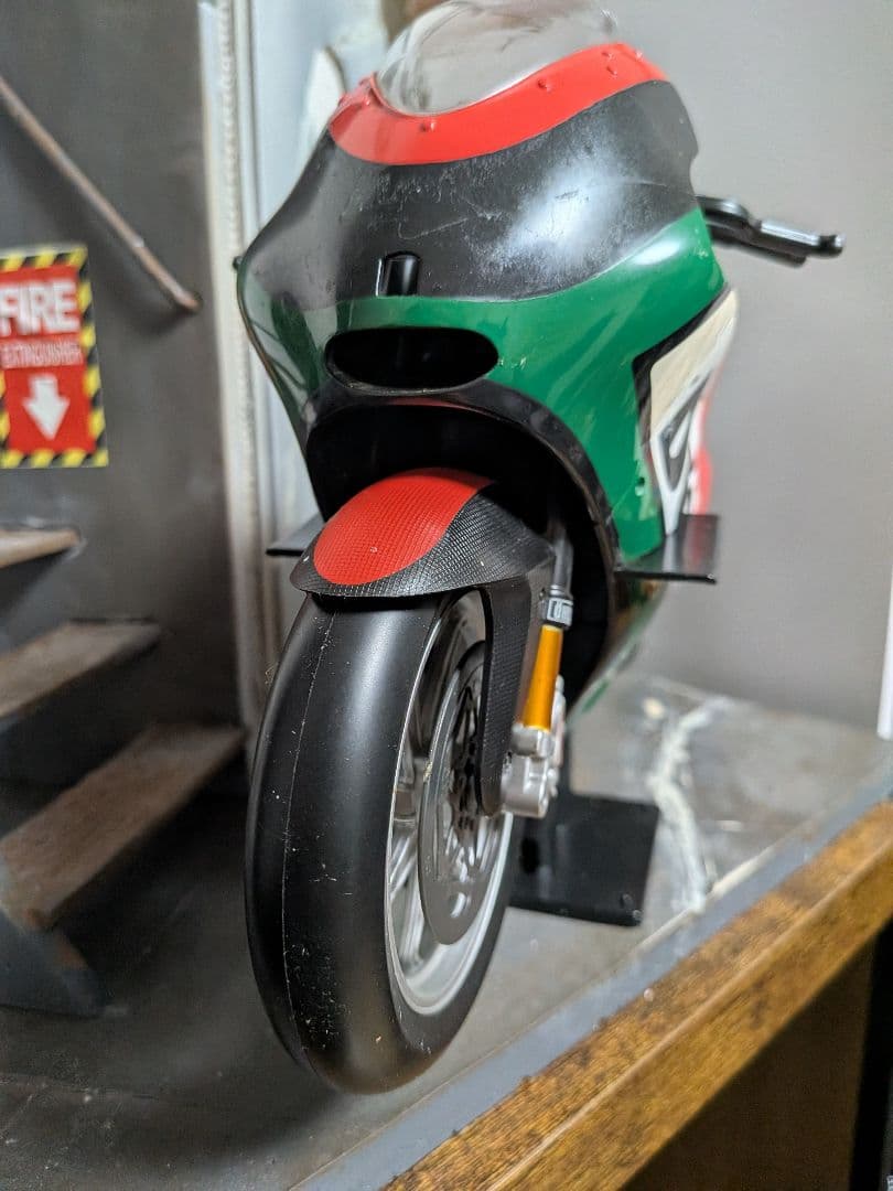 モデルカー ミニカー　1/6 ドゥカティ モーターサイクル バイク