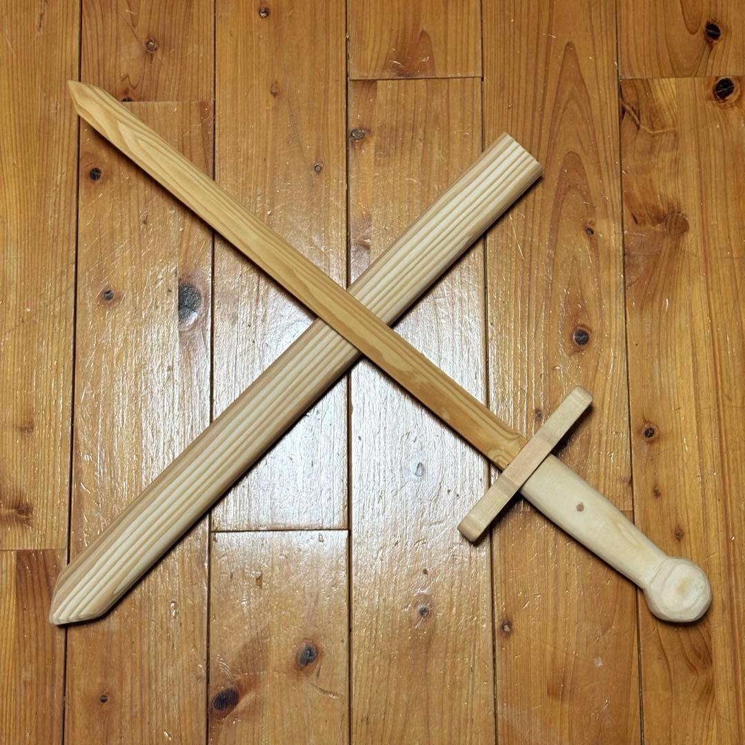 赤松造りの西洋風短剣　(木剣　剣　木刀　wood sword )