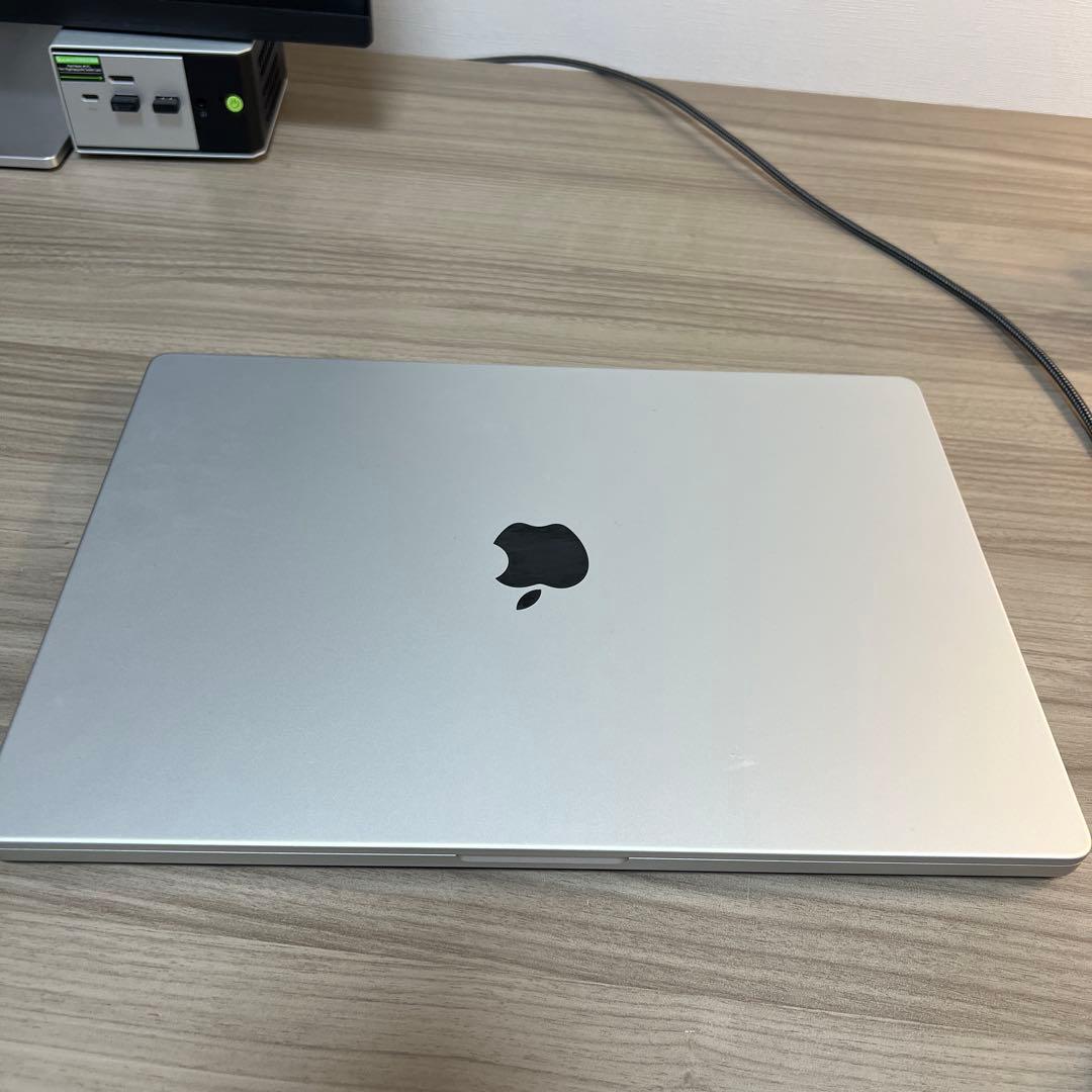 Apple MacBook M3 Pro 16インチ 4TB