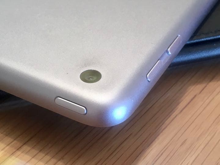 ジャンク品 Apple 第五世代iPad 5 Wi-Fi  モデルA1822