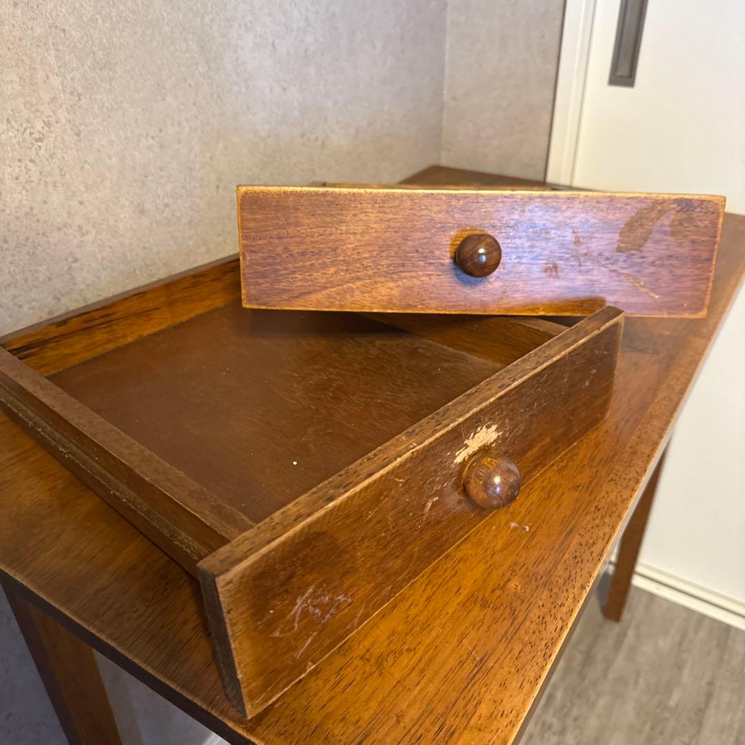 木製ブラウンテーブル 引き出し2つ付き