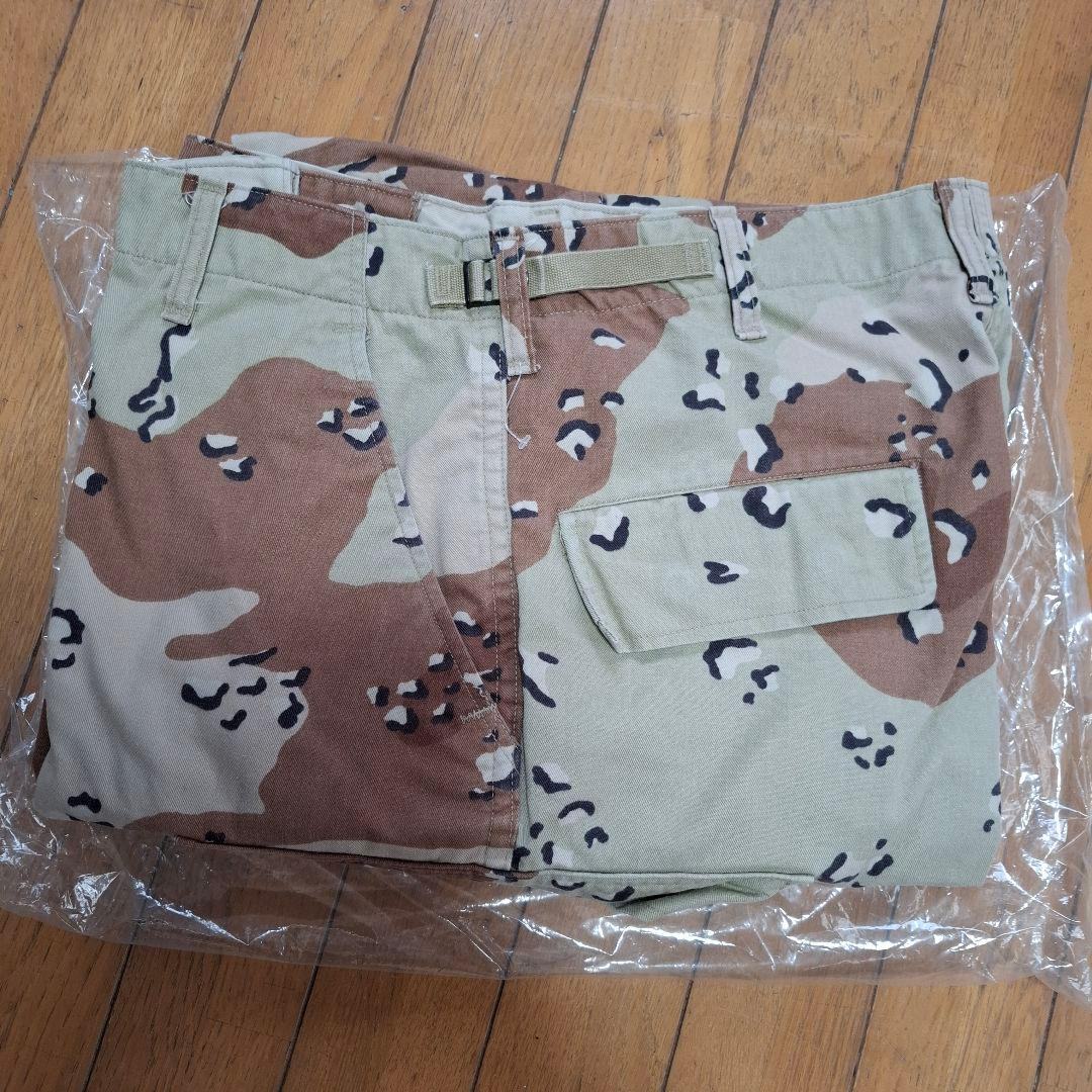 米軍実物　 未使用　BDUパンツチョコチップカモサイズM-R Tシャツサービス