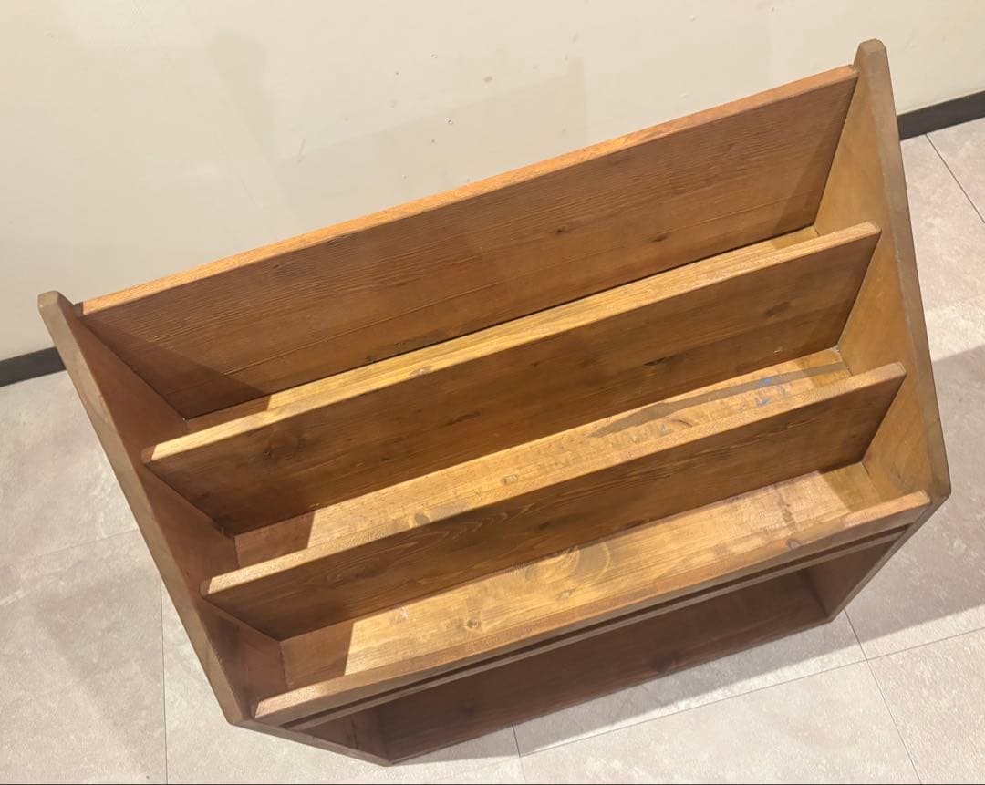 絵本棚　絵本ラック　マガジンラック　ブックシェルフ　無垢　木製　ブラウン