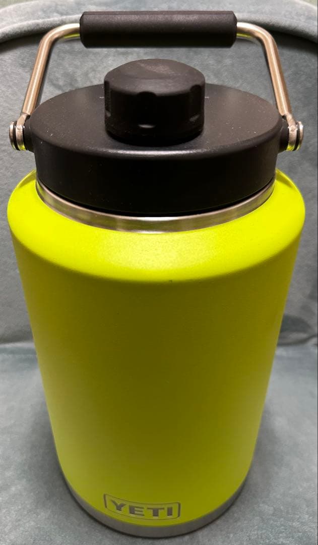 YETI ガロンジャグ マグキャップ付き128oz(3785mL)