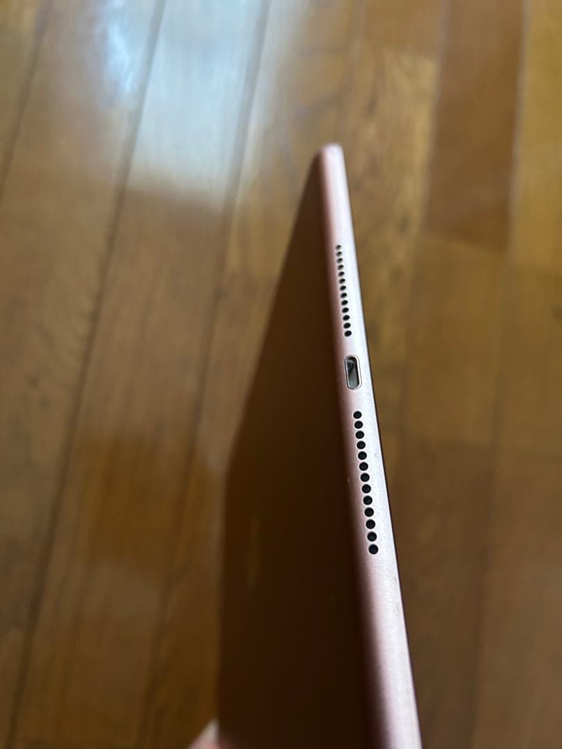 iPad 本体　第6世代　128GB Wi-Fi ゴールド
