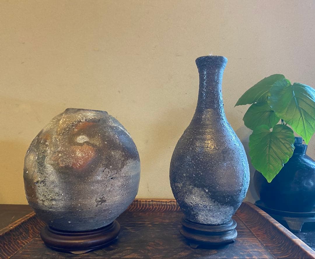 【ヴィンテージ・初代堀田憲児氏作】薪窯常滑焼　花器２種・鑑賞台付４点セット　レア