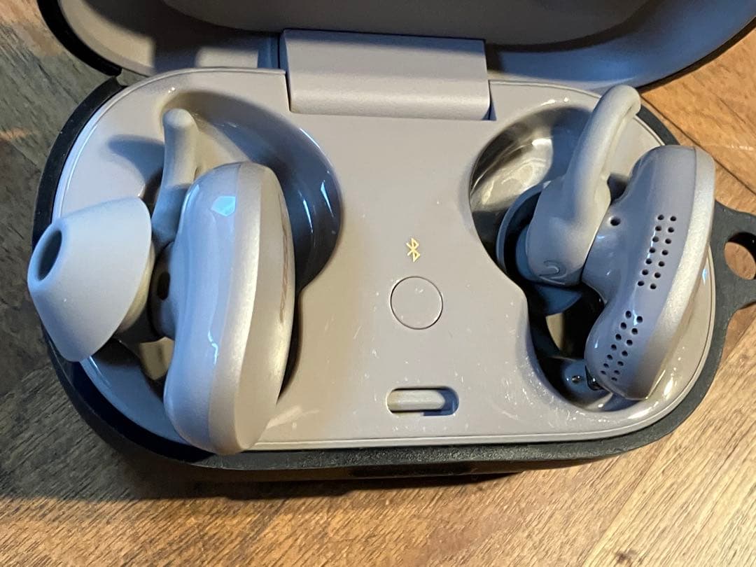 BOSE QuietComdort Earbuds ボーズ　ワイヤレスイヤホン