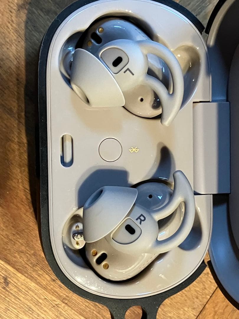 BOSE QuietComdort Earbuds ボーズ　ワイヤレスイヤホン