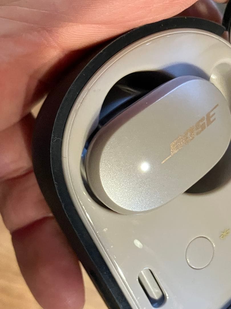 BOSE QuietComdort Earbuds ボーズ　ワイヤレスイヤホン