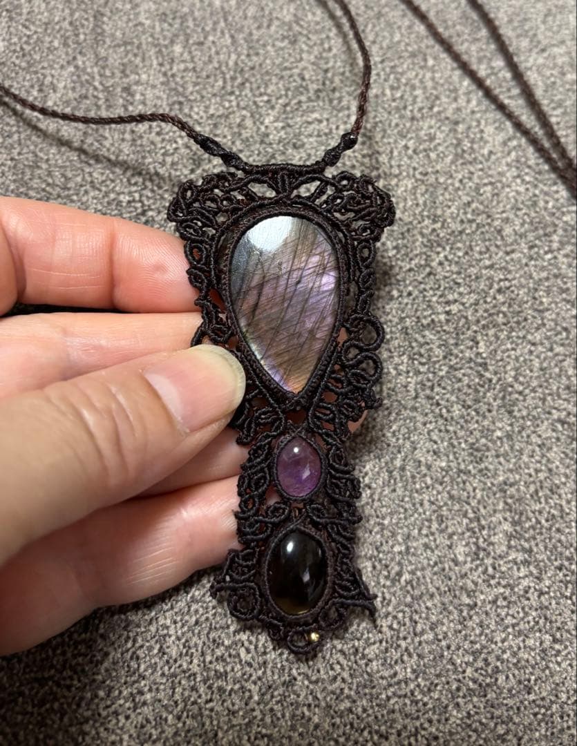 マクラメ編みラブラドライトネックレス