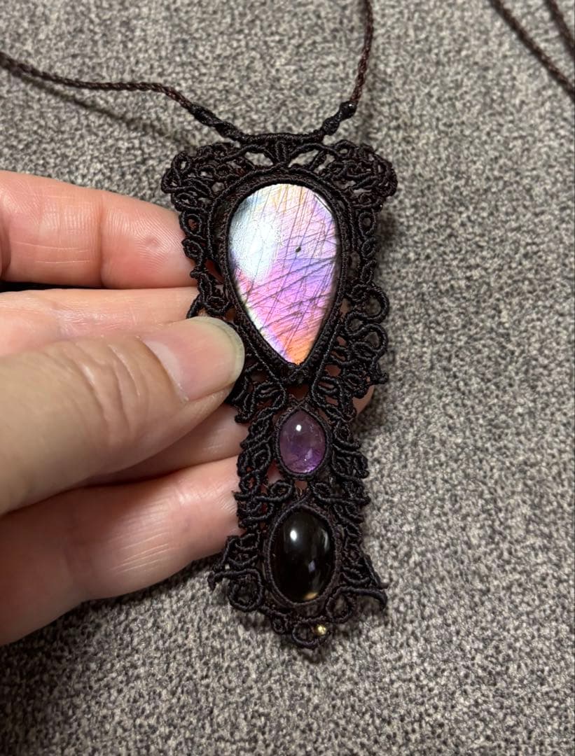 マクラメ編みラブラドライトネックレス