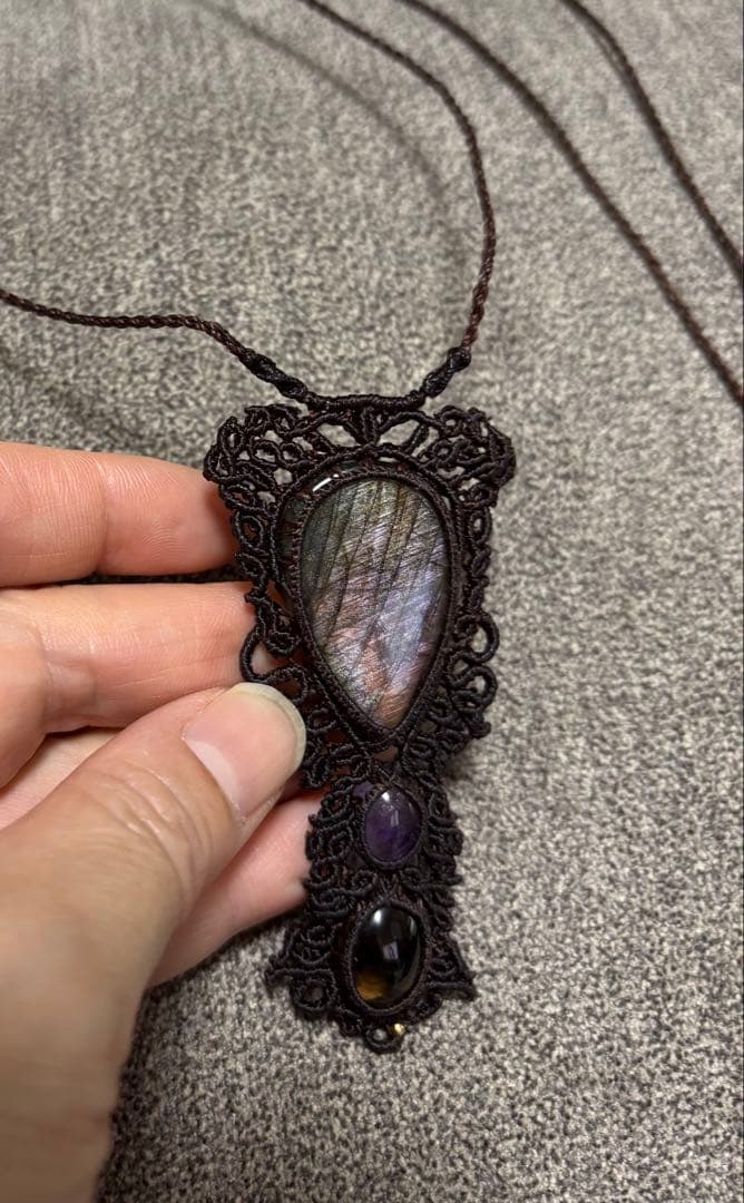 マクラメ編みラブラドライトネックレス