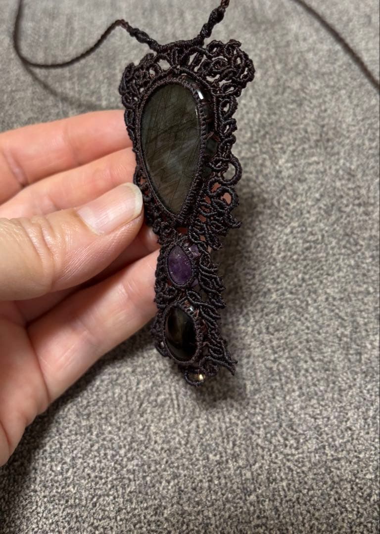 マクラメ編みラブラドライトネックレス