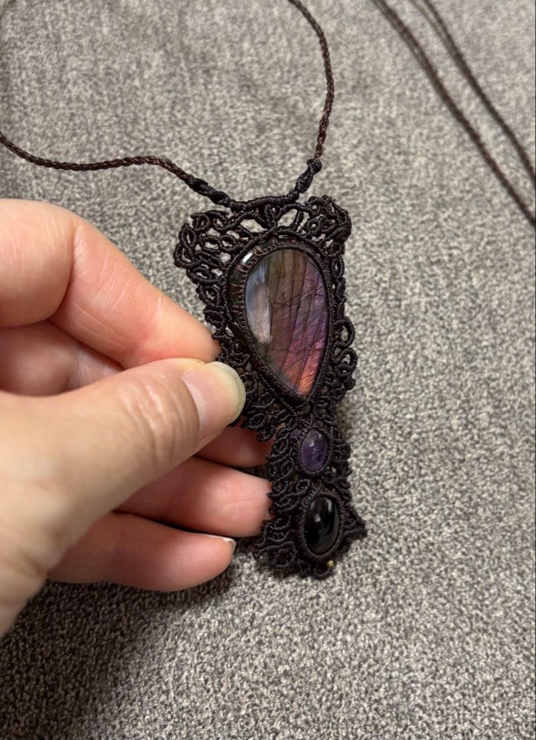 マクラメ編みラブラドライトネックレス