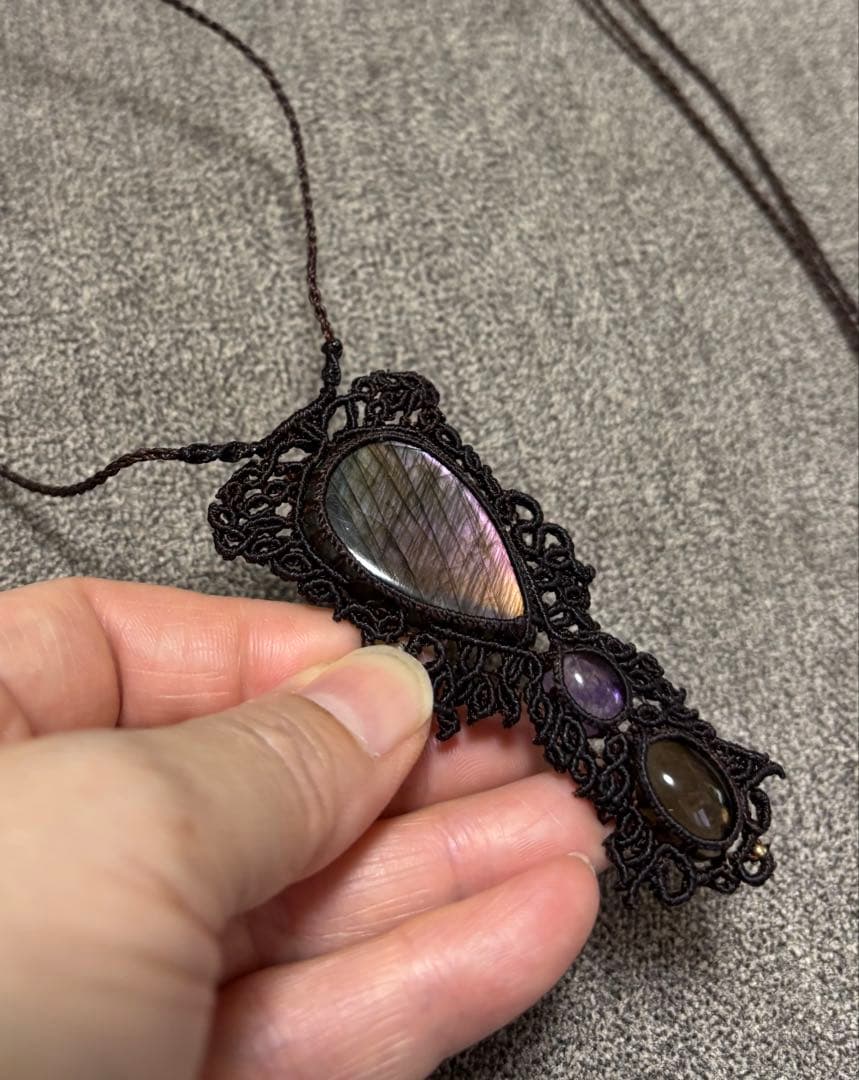 マクラメ編みラブラドライトネックレス