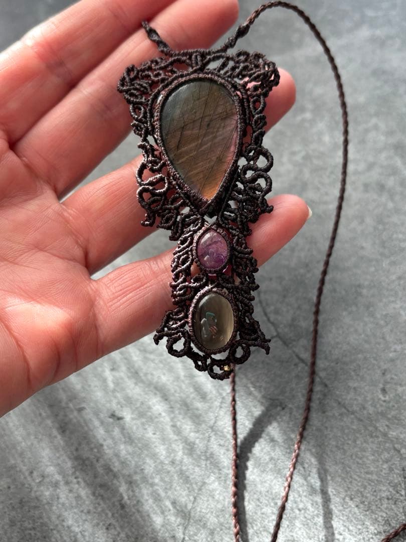 マクラメ編みラブラドライトネックレス