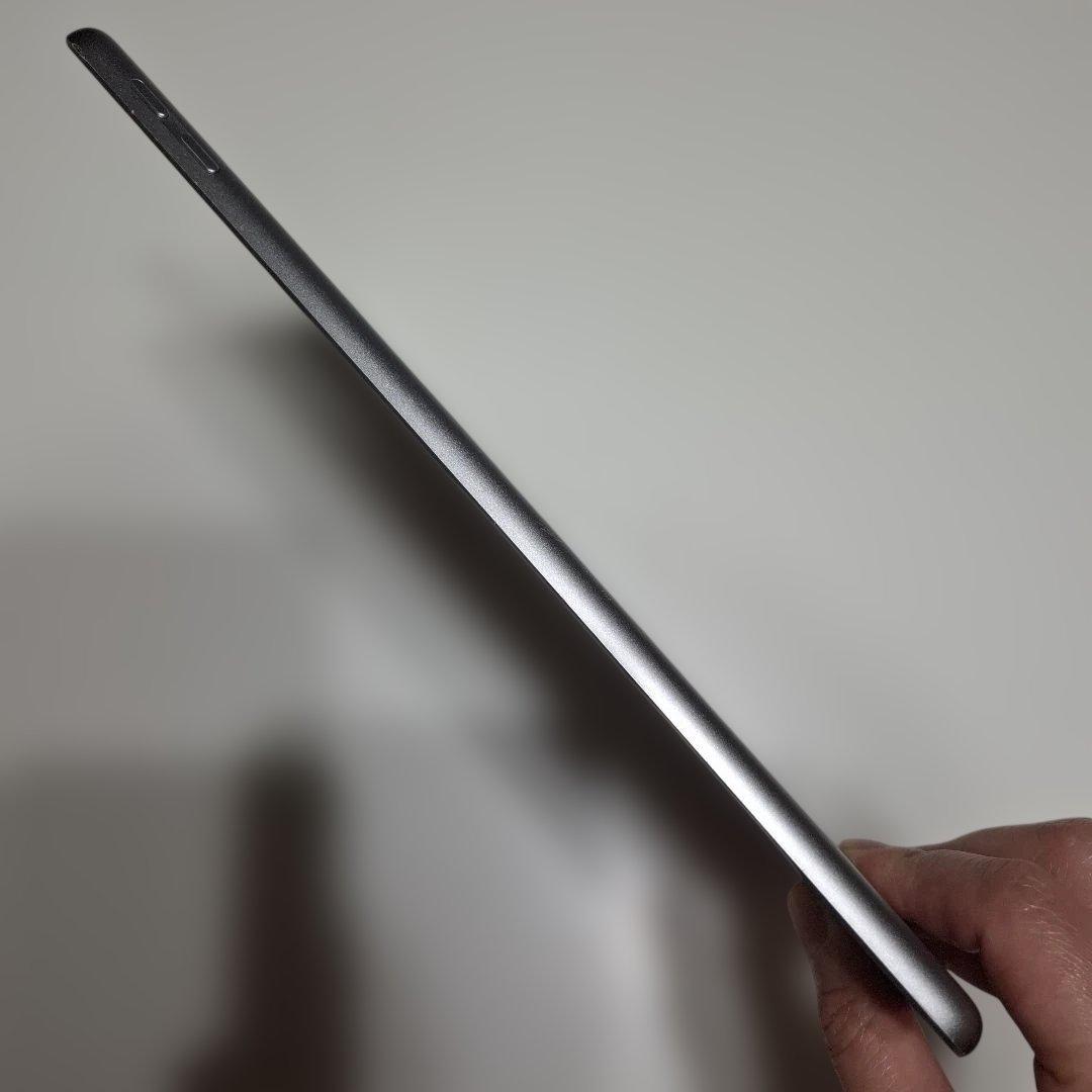 Apple iPad (第5世代) 128GB A1822