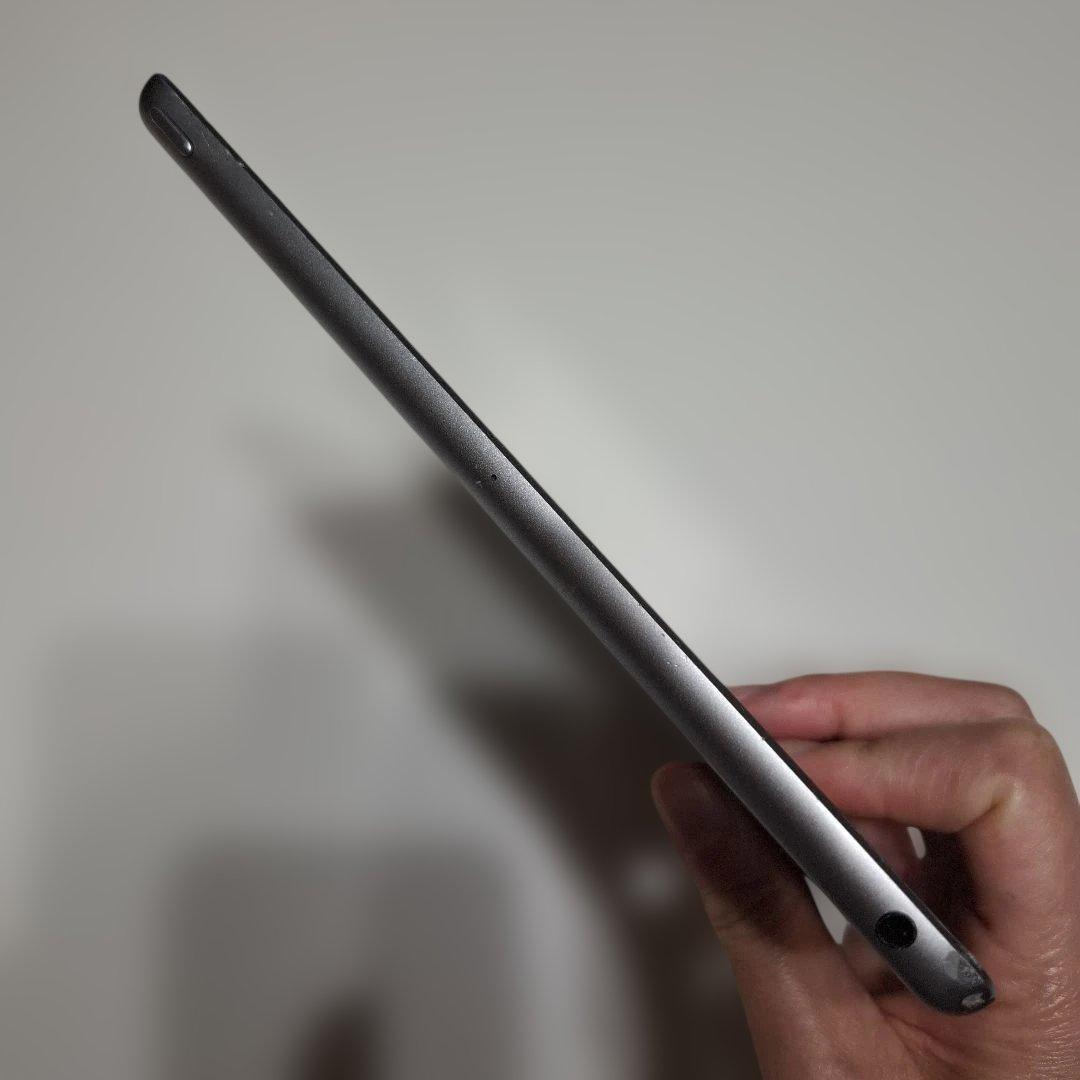 Apple iPad (第5世代) 128GB A1822