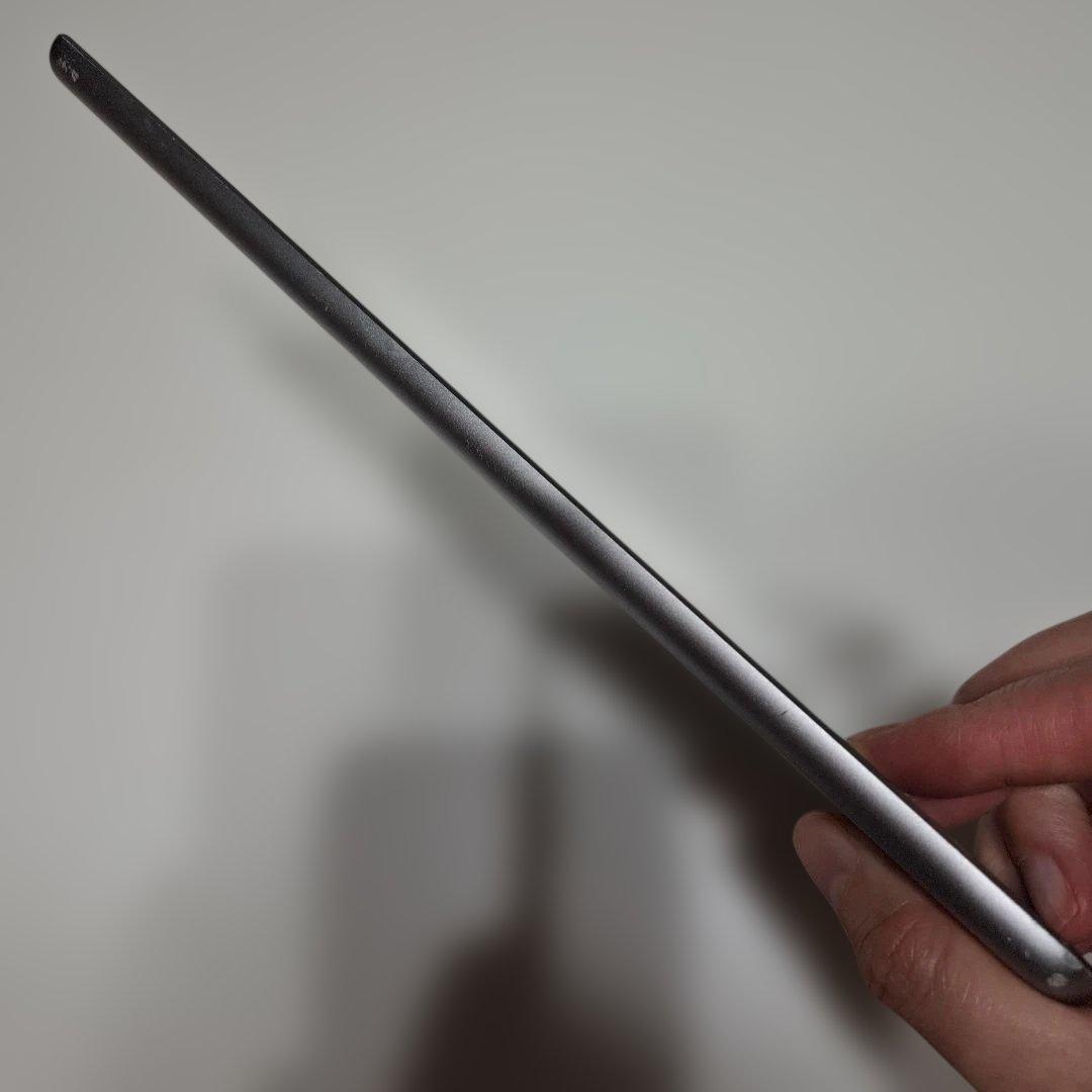 Apple iPad (第5世代) 128GB A1822