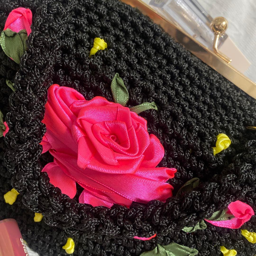 黒の花柄刺繍クラッチバッグ