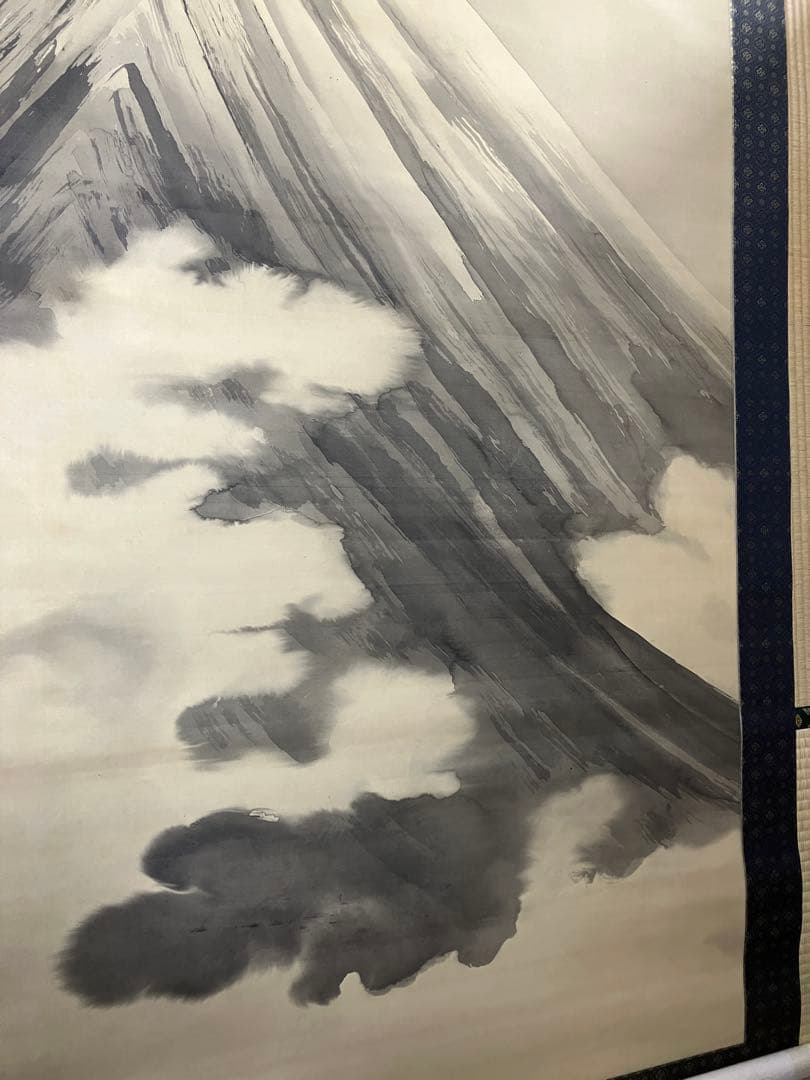 富士山 水墨画 掛け軸　大きい　131.5✖️210