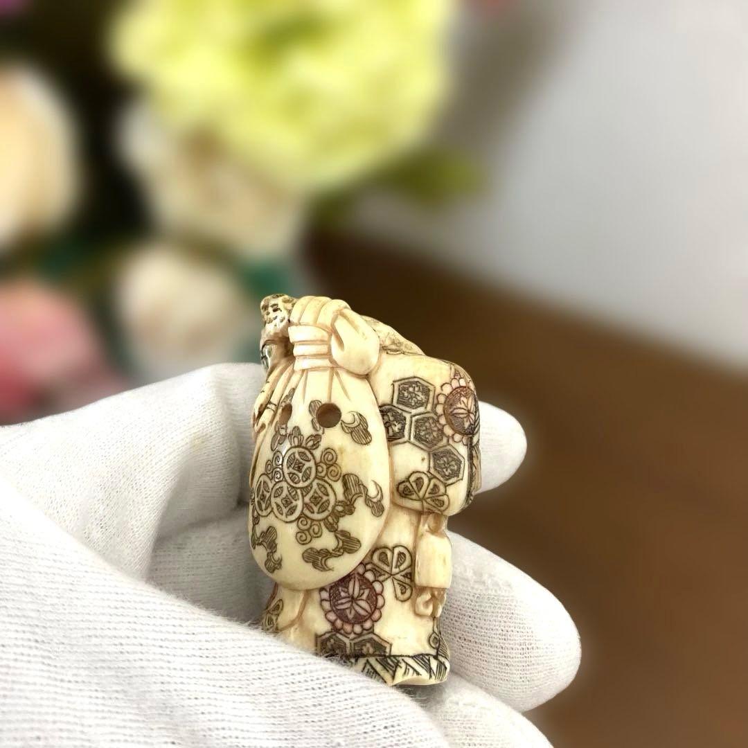 布袋様の根付けです。
