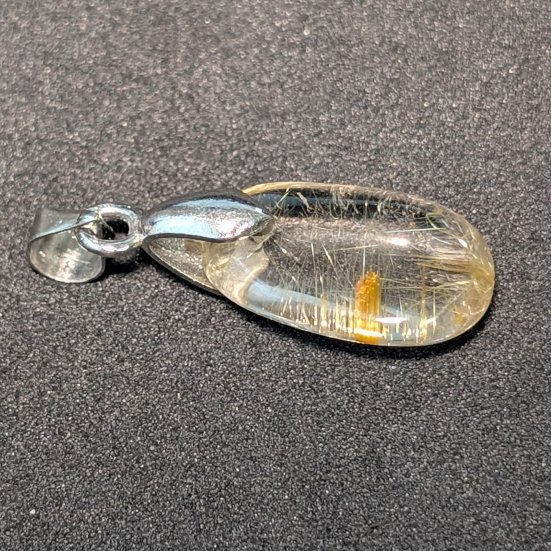 一点物ペンダント ネックレス ゴールドルチル スピネル（チタン）透明度が半端ない
