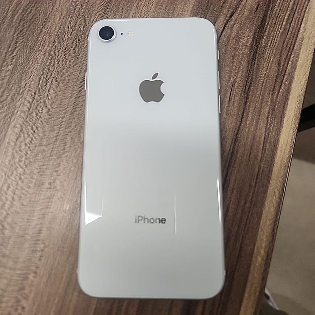 はるちゃん専用　Apple iPhone 8 シルバー 本体
