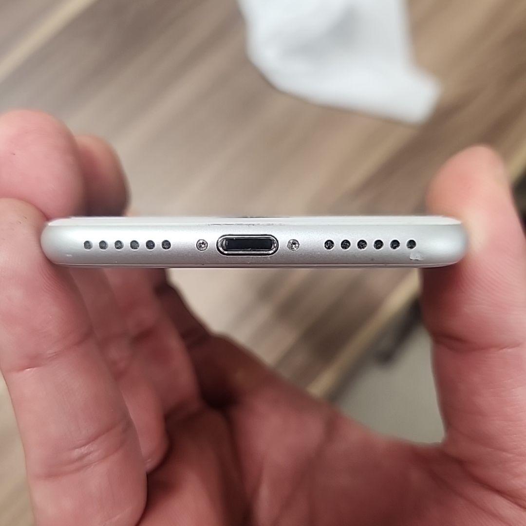 はるちゃん専用　Apple iPhone 8 シルバー 本体