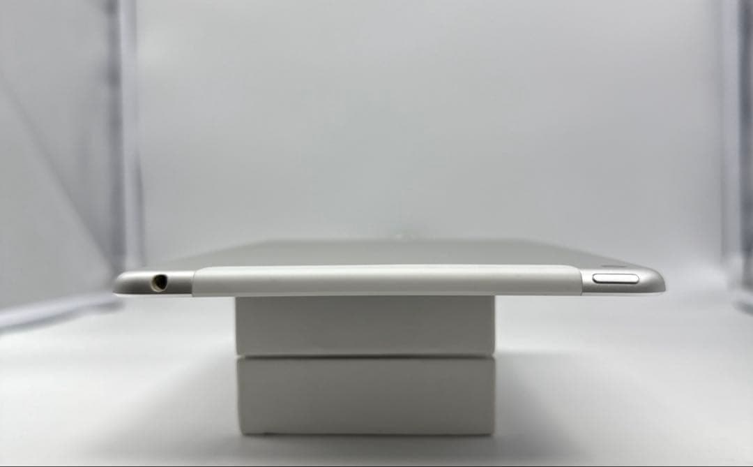 iPad Mini 第4世代 16GB Wi-Fi + Cellular
