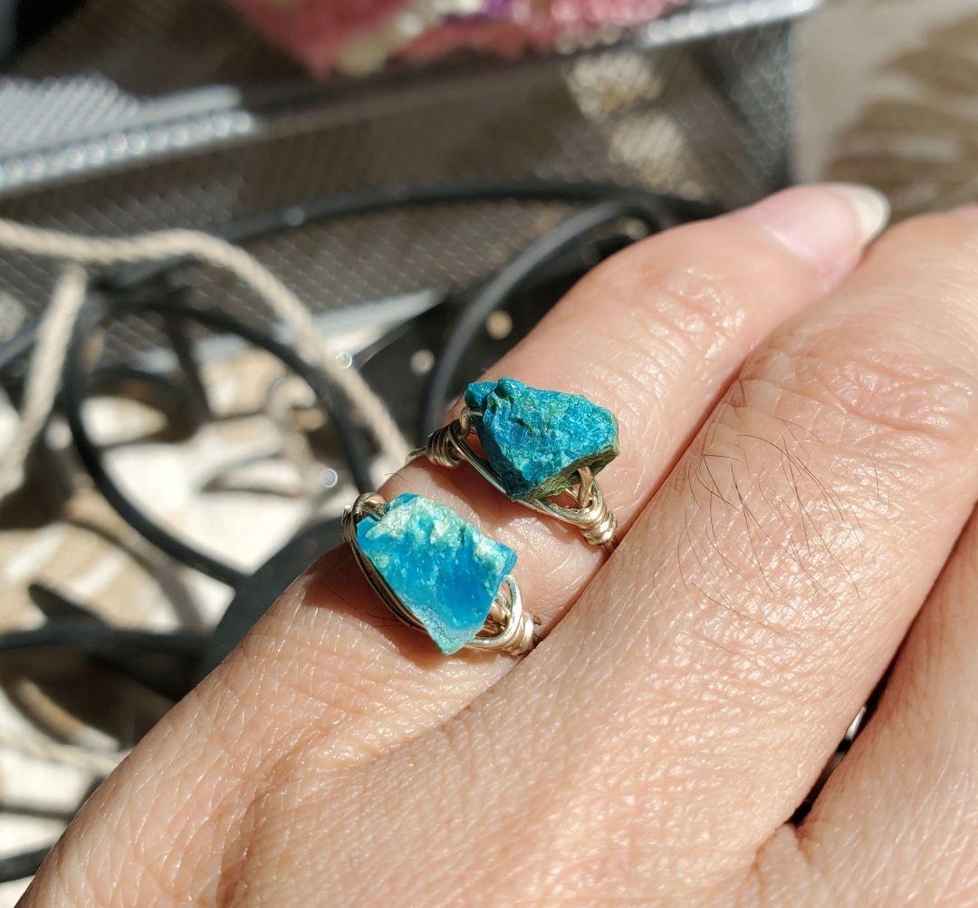 原石ブルーオパール デザイン ピンキーリング