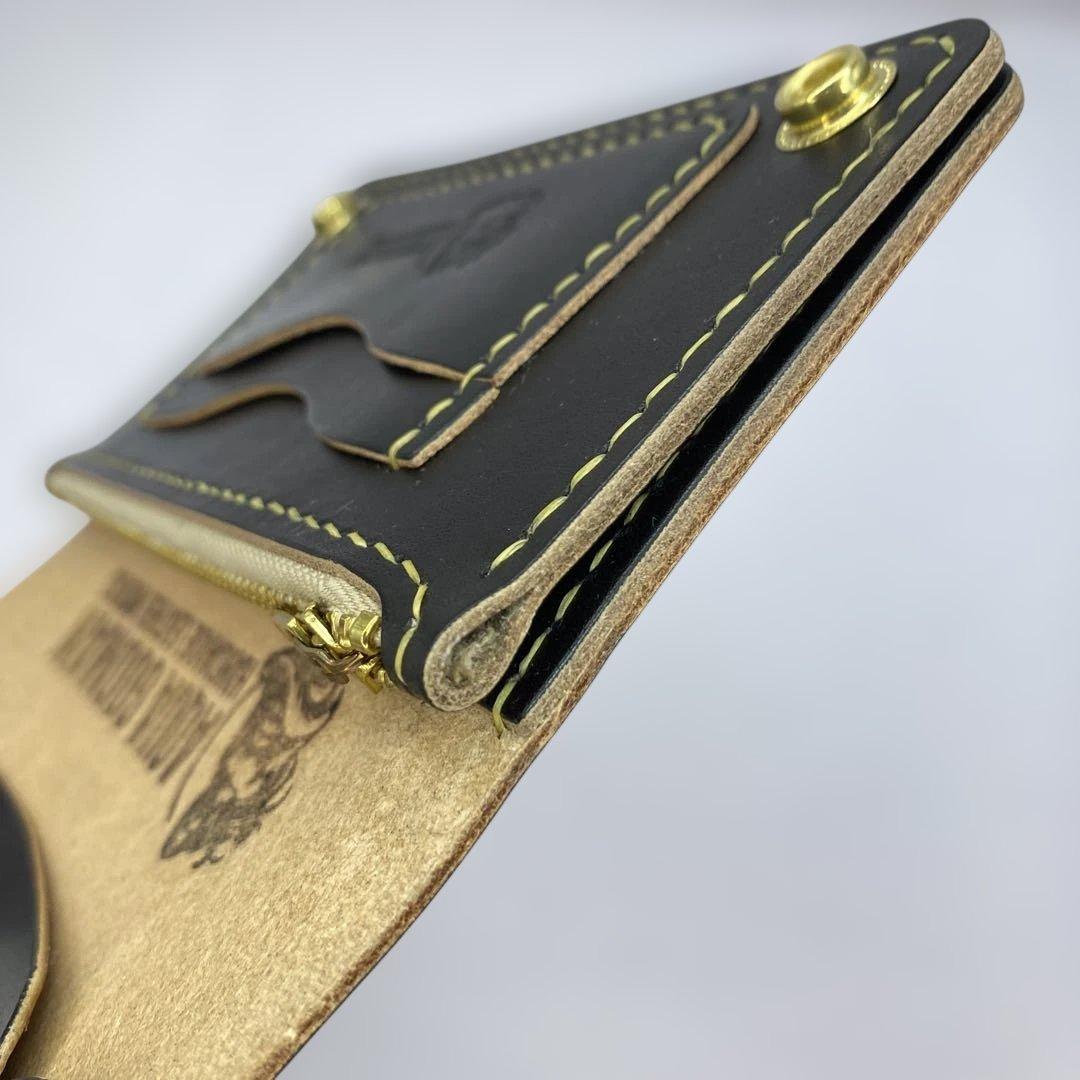 【無骨×上質】丘染めブラック／ミドルトラッカーウォレット 折らずにお札収納