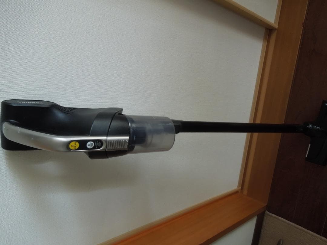 東芝 スティッククリーナー VC-CLS11 （ 床ブラシ部分破損あり）