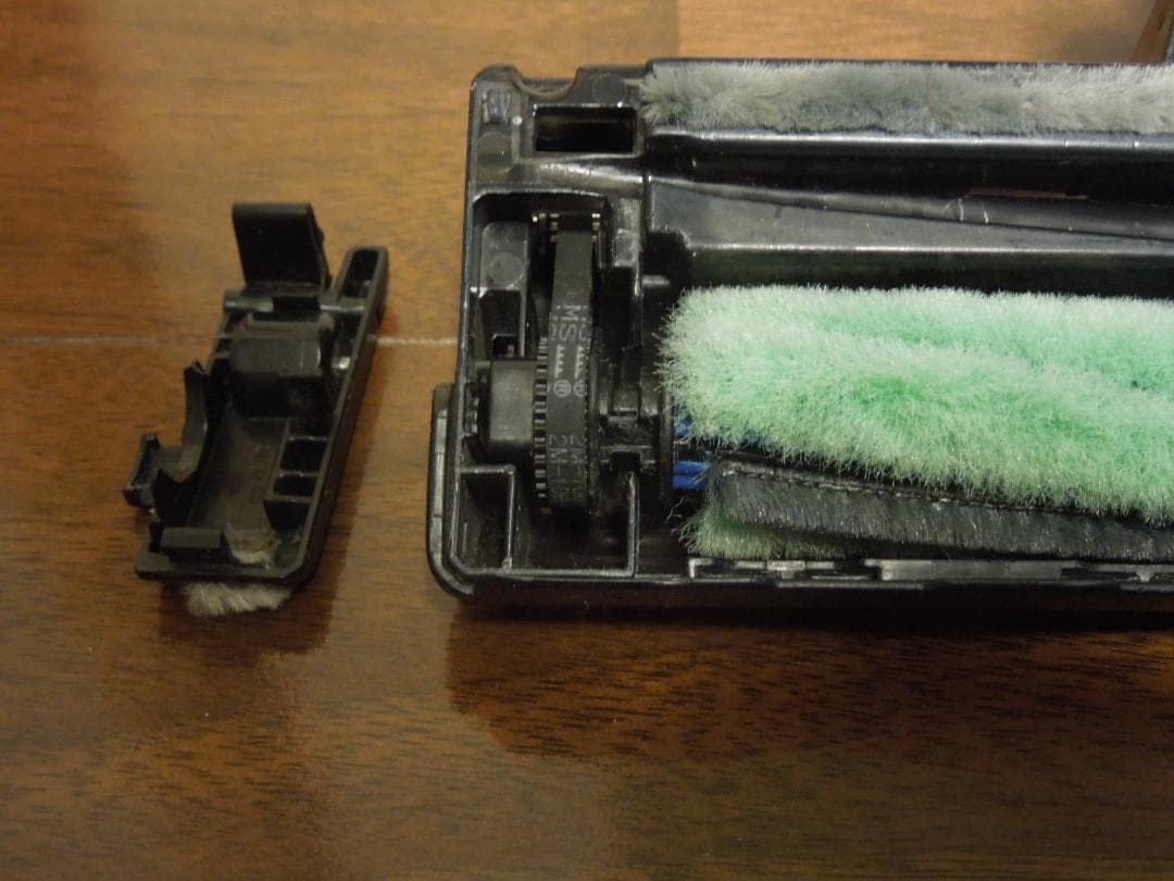 東芝 スティッククリーナー VC-CLS11 （ 床ブラシ部分破損あり）