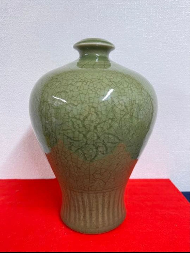 中国古美術 宋時代龍泉窯青磁梅花 瓶・阴刻・共箱