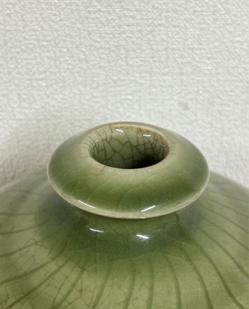 中国古美術 宋時代龍泉窯青磁梅花 瓶・阴刻・共箱