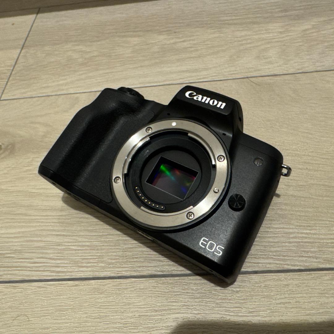 山*田様 Canon EOS M5 ミラーレスカメラ 本体とレンズ付