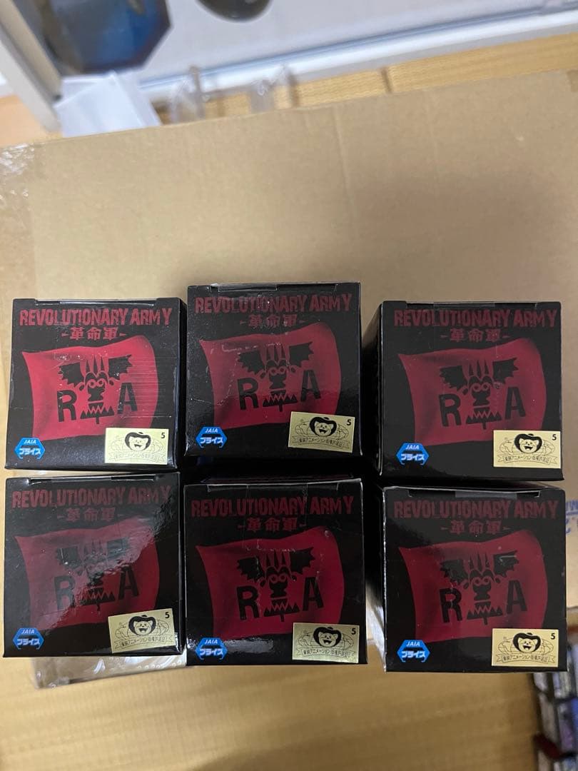 ワンピース　ワールドコレクタブルフィギュア　革命軍　クマおまけ付き