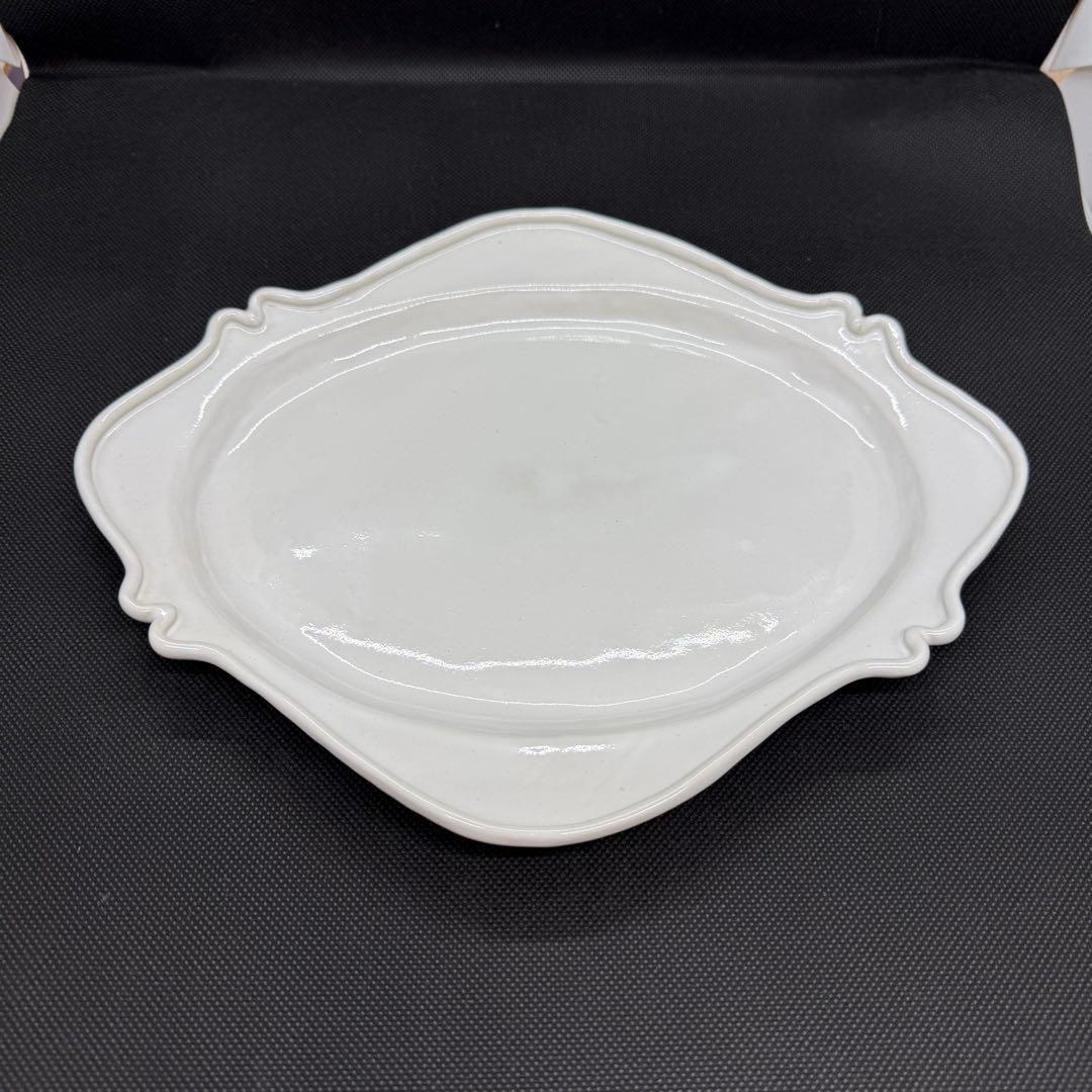 オーバルレリーフ プレートM 陶器製 直井真奈美　オーバル皿