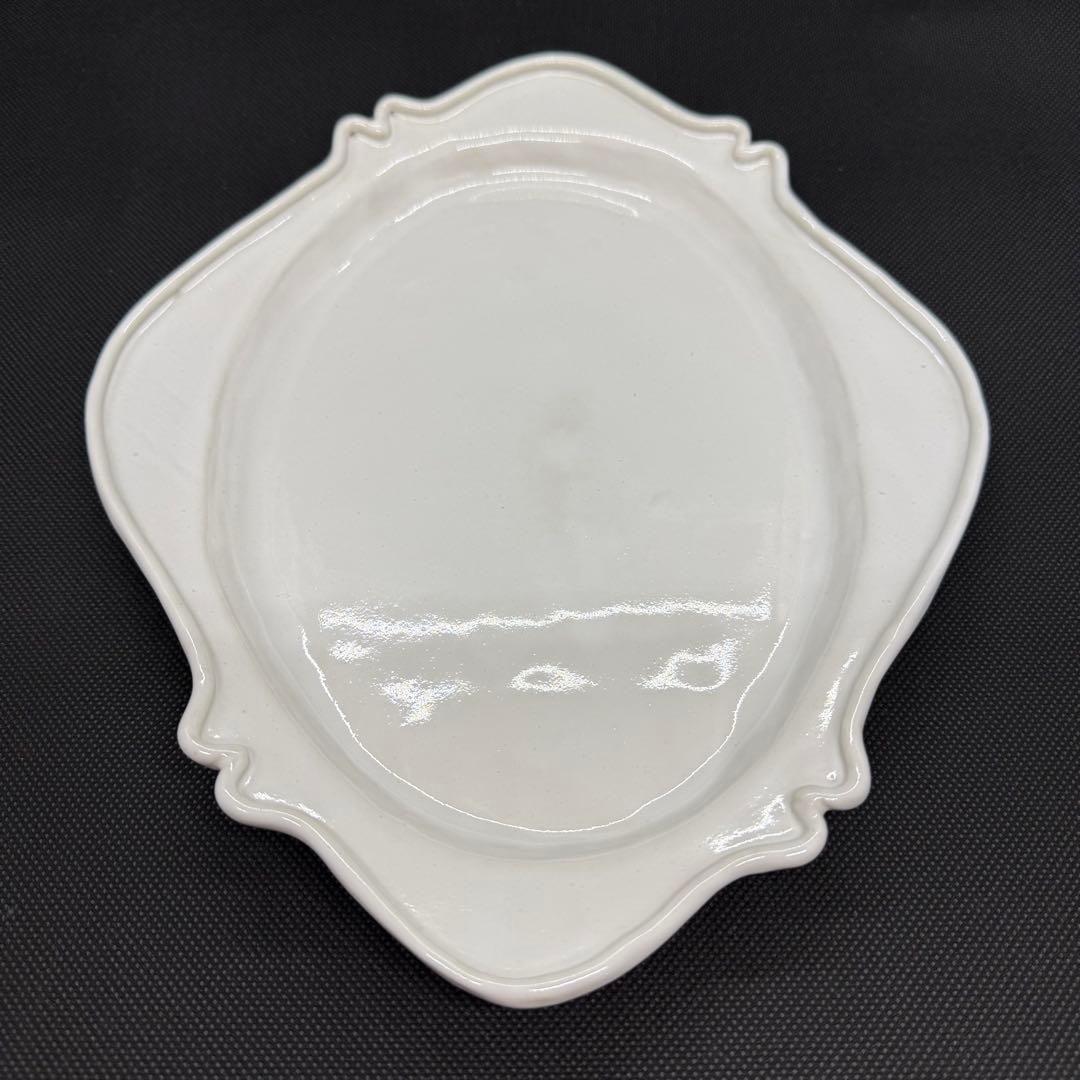 オーバルレリーフ プレートM 陶器製 直井真奈美　オーバル皿