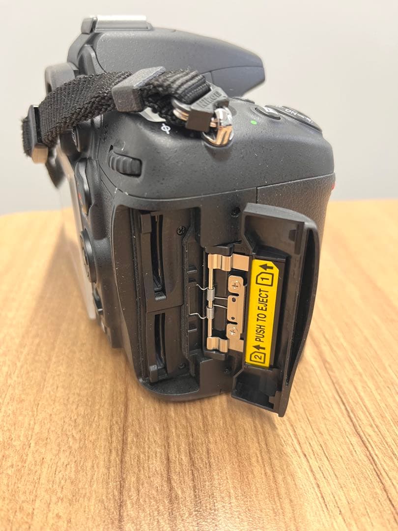 超美品！ ニコン Nikon D7000 ボディ
