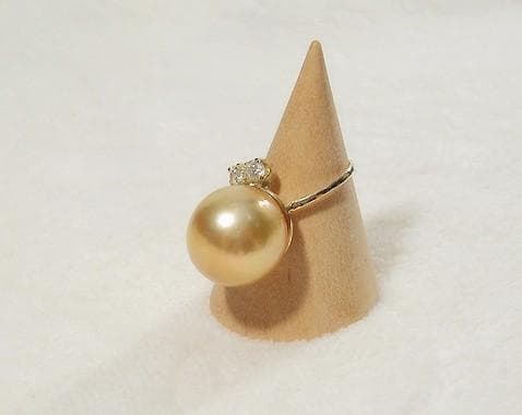 13mm南洋パールとK18YG、合成ダイヤモンドの指輪（リングサイズ：9号）