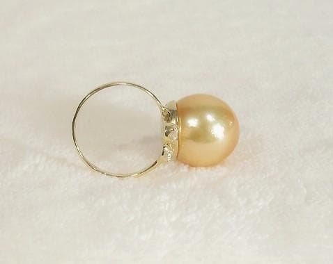 13mm南洋パールとK18YG、合成ダイヤモンドの指輪（リングサイズ：9号）